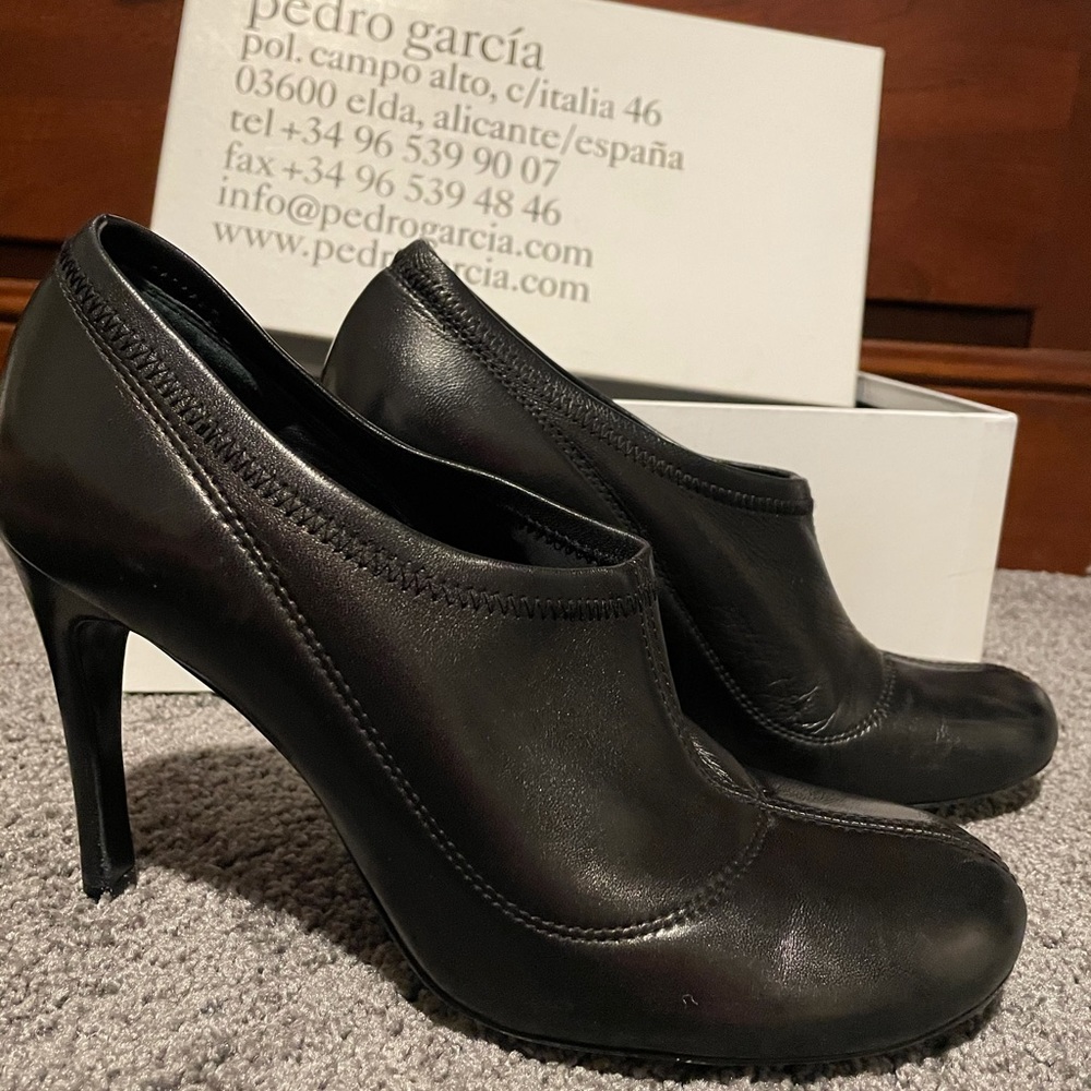 Pedro Garcia sleek black stretch Napa “britany”